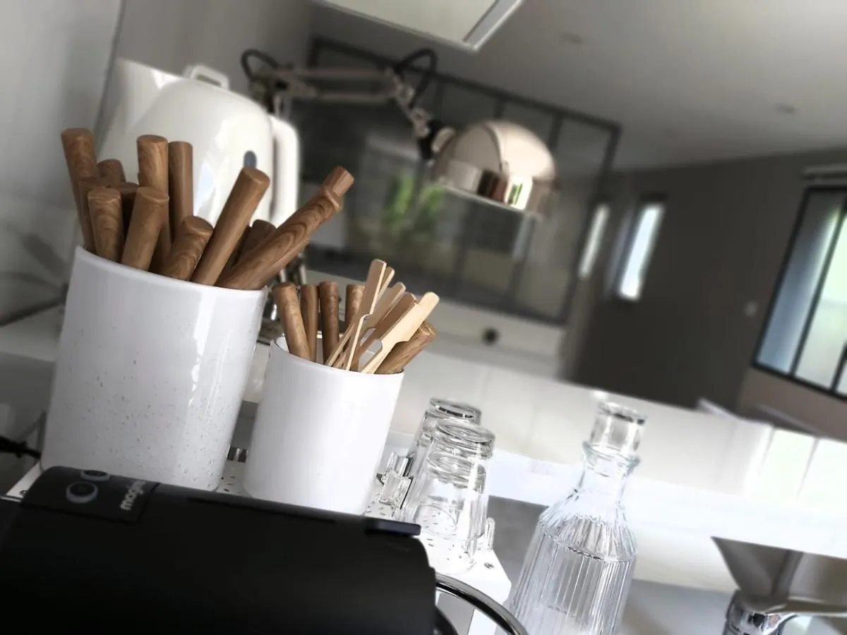 Apartment Charmant Studio Sur Cour A Lyon 9E Mont D'Or France
