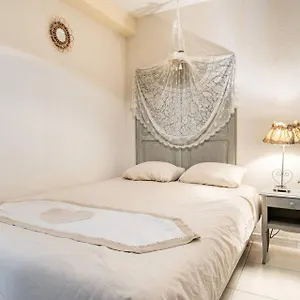https://la-villa-jasmin-montauroux.fr-provencehotel.com