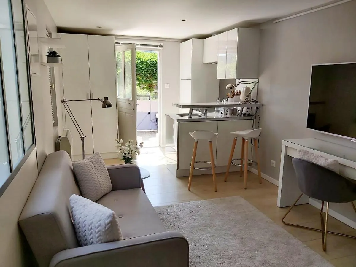 Charmant Studio Sur Cour A Lyon 9E Mont D'Or Lejlighed